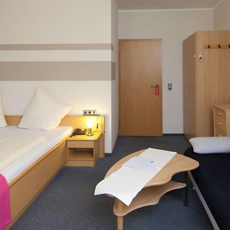 Hotel Garni Am Goetheplatz Bad Münster am Stein-Ebernburg Chambre photo