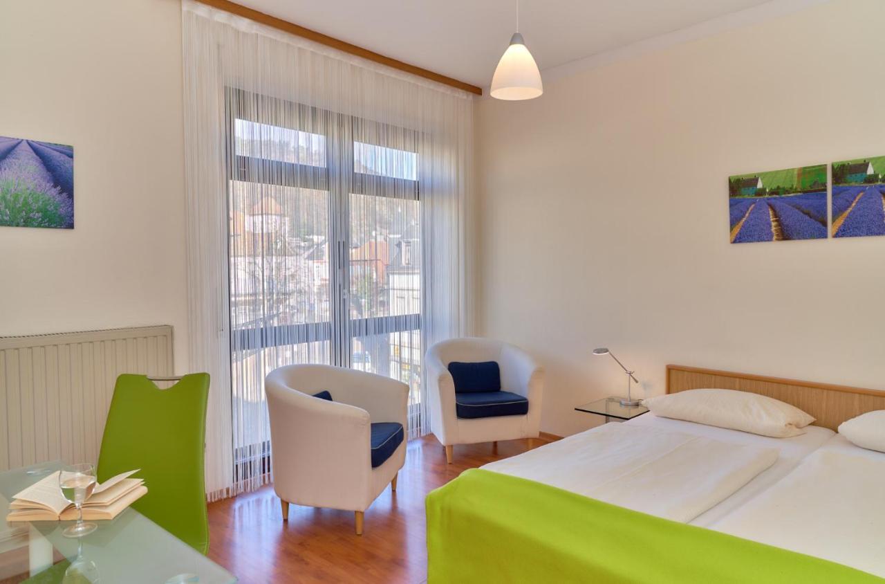 Hotel Garni Am Goetheplatz Bad Münster am Stein-Ebernburg Extérieur photo