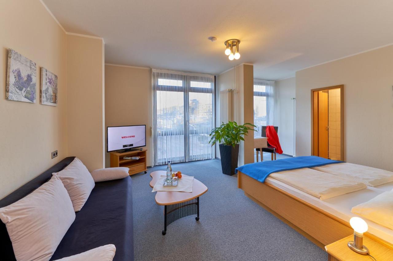 Hotel Garni Am Goetheplatz Bad Münster am Stein-Ebernburg Extérieur photo