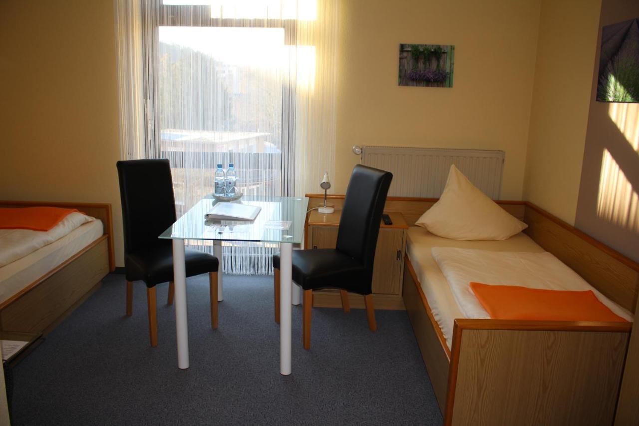 Hotel Garni Am Goetheplatz Bad Münster am Stein-Ebernburg Extérieur photo